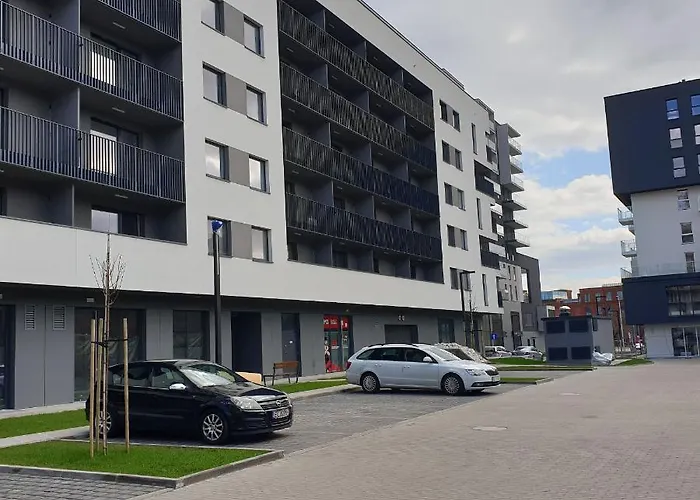 Q Silver -klimatyzowane Przy Manufakturze Z Garazem Gratis, Fv *